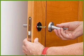 Neighborhood Locksmith Services St Louis, MO 314-513-0034 - 14-install-new-Lock